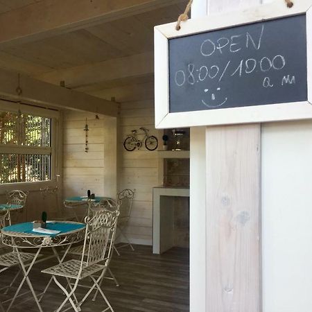 B&B Viale Dei Pini 卡斯特拉巴特滨海 外观 照片